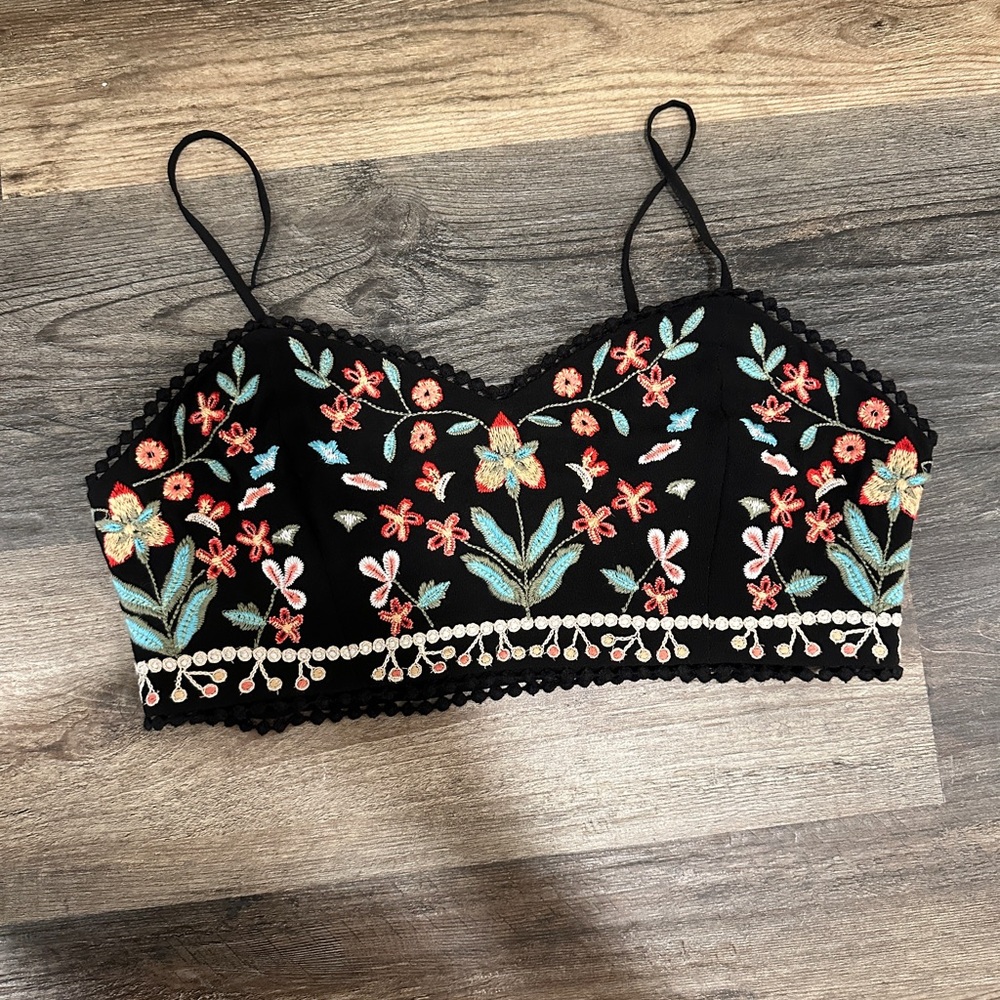 Cropped Embroidered Tank Top
